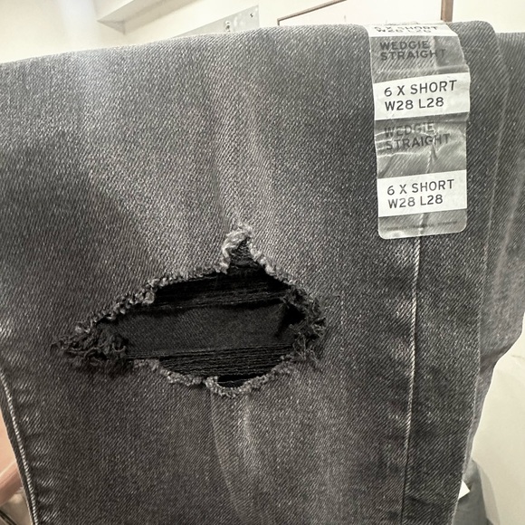 NWT Size Women’s Gray Wash 6/Short Levi’s High Rise Wedgie Straight Jeans - Picture 4 of 9